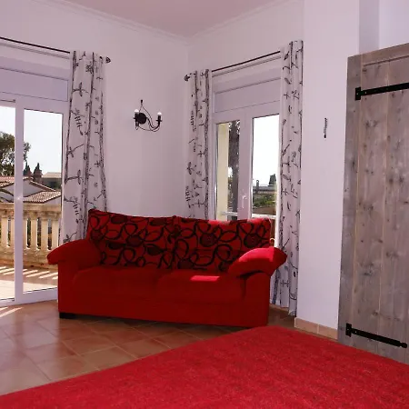 Spacious In With Swimming Pool