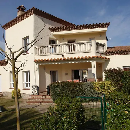 Spacious In With Swimming Pool Villa *