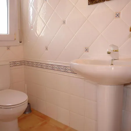 Villa Spacious In With Swimming Pool Vilacolum
