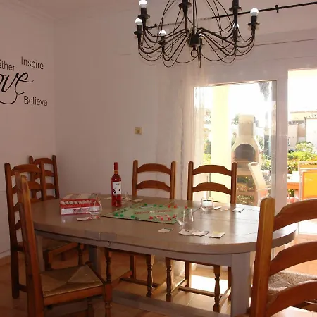 Spacious In With Swimming Pool *