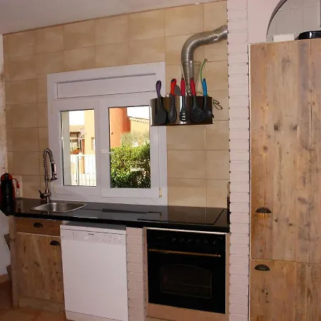 Villa Spacious In With Swimming Pool *